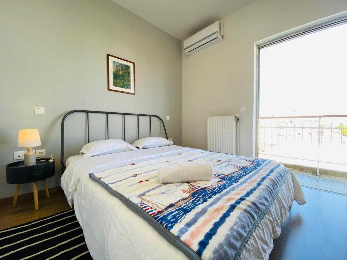 星空露台公寓：机场附近的宽敞三卧套房 Athens Exterior photo
